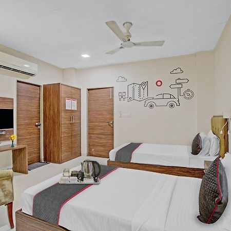 Hotel O The Kia Residency Hotel And Banquet Ahmedabad Extérieur photo