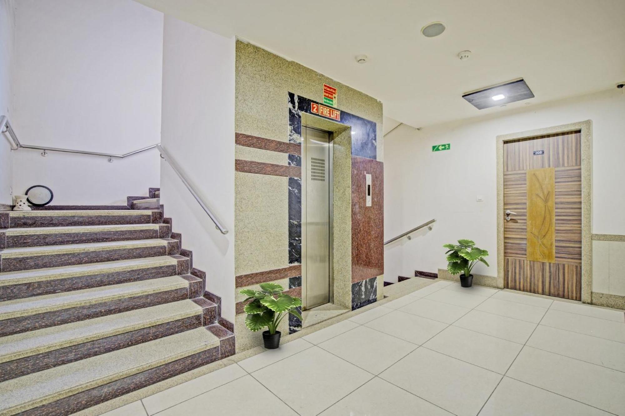 Hotel O The Kia Residency Hotel And Banquet Ahmedabad Extérieur photo