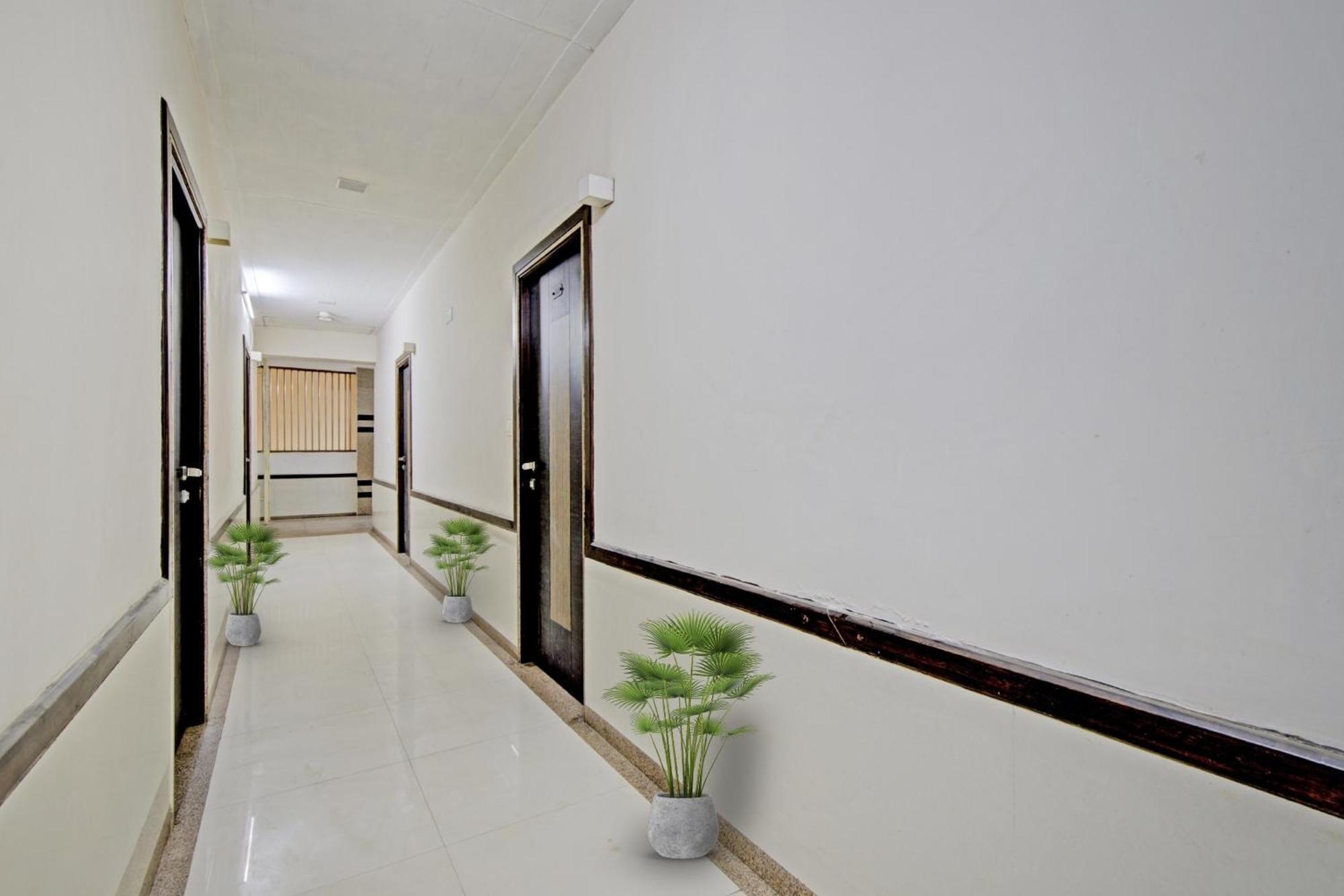 Hotel O The Kia Residency Hotel And Banquet Ahmedabad Extérieur photo
