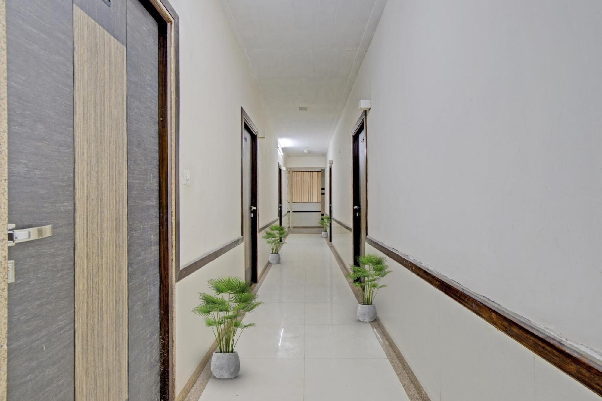 Hotel O The Kia Residency Hotel And Banquet Ahmedabad Extérieur photo